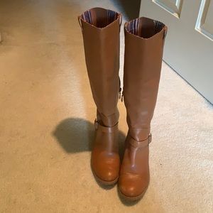 Brown/ tan knee high riding boots